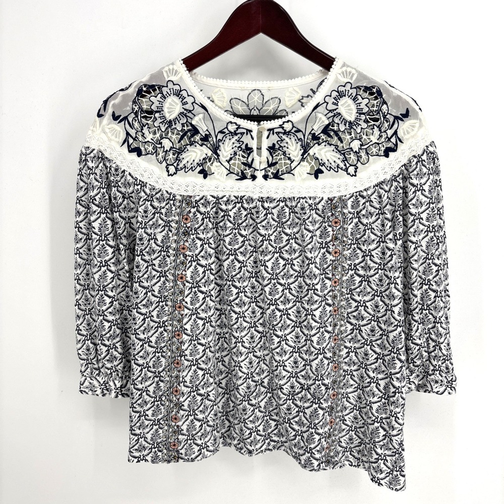 Sundance‎ Blue & White Embroidered Shirt Blouse Lace Floral Boho Size Medium